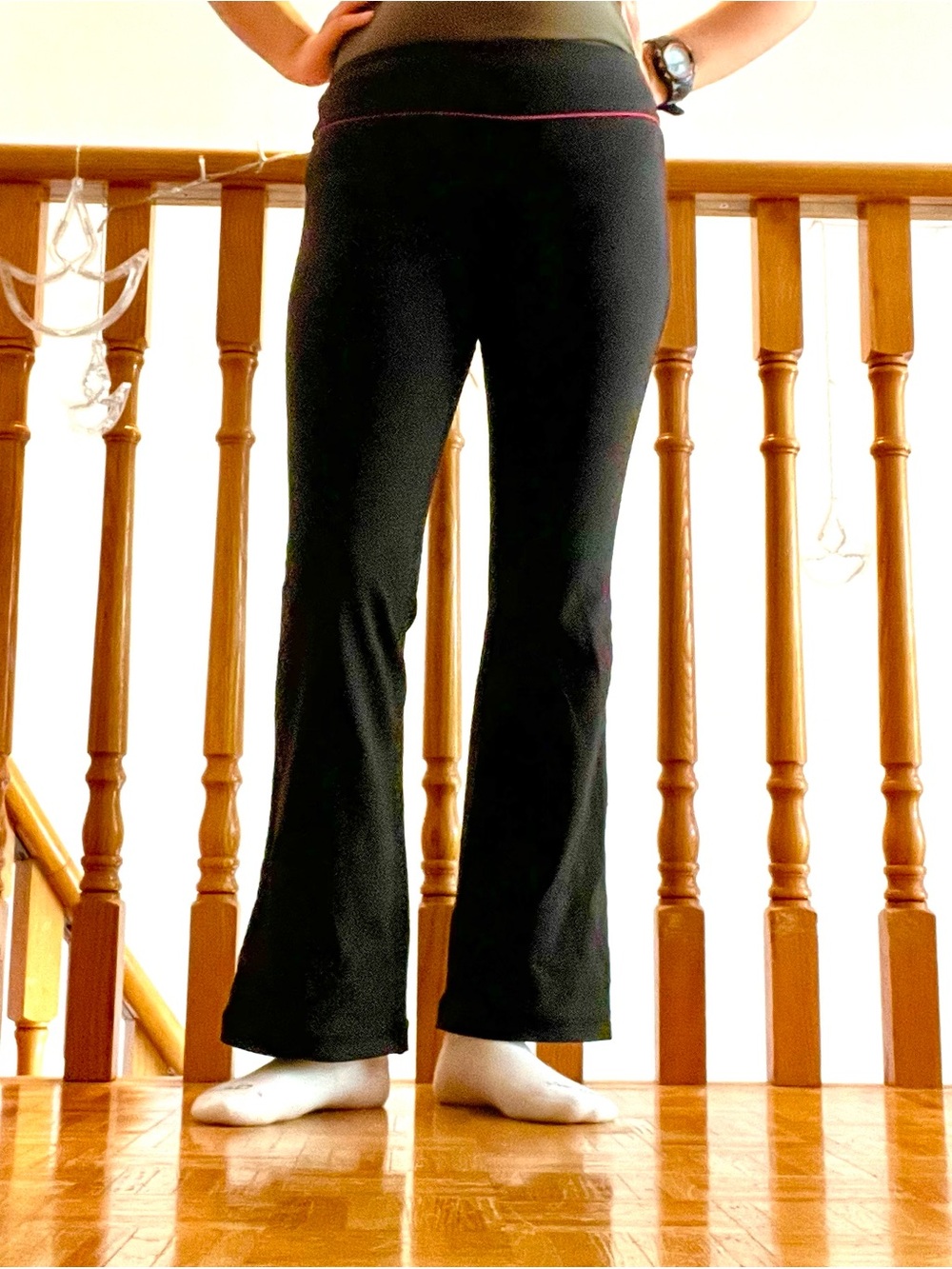 TNA Women’s Size XS Black Yoga Pants With Red Trim